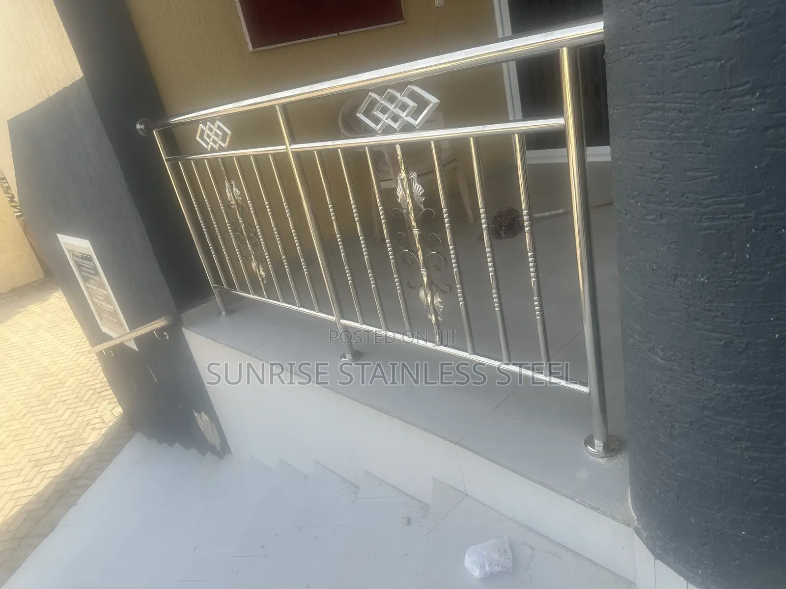 Stainless Glass and Frameless Design