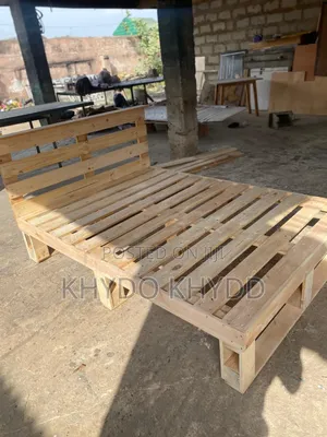Ultramodern Pallet Bed