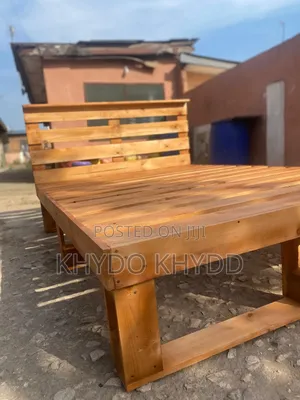 Ultramodern Pallet Bed