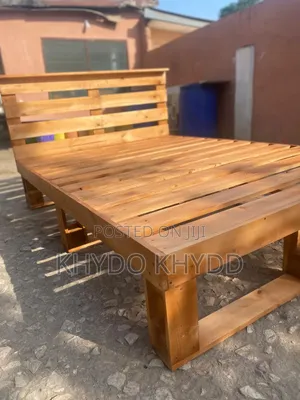 Ultramodern Pallet Bed