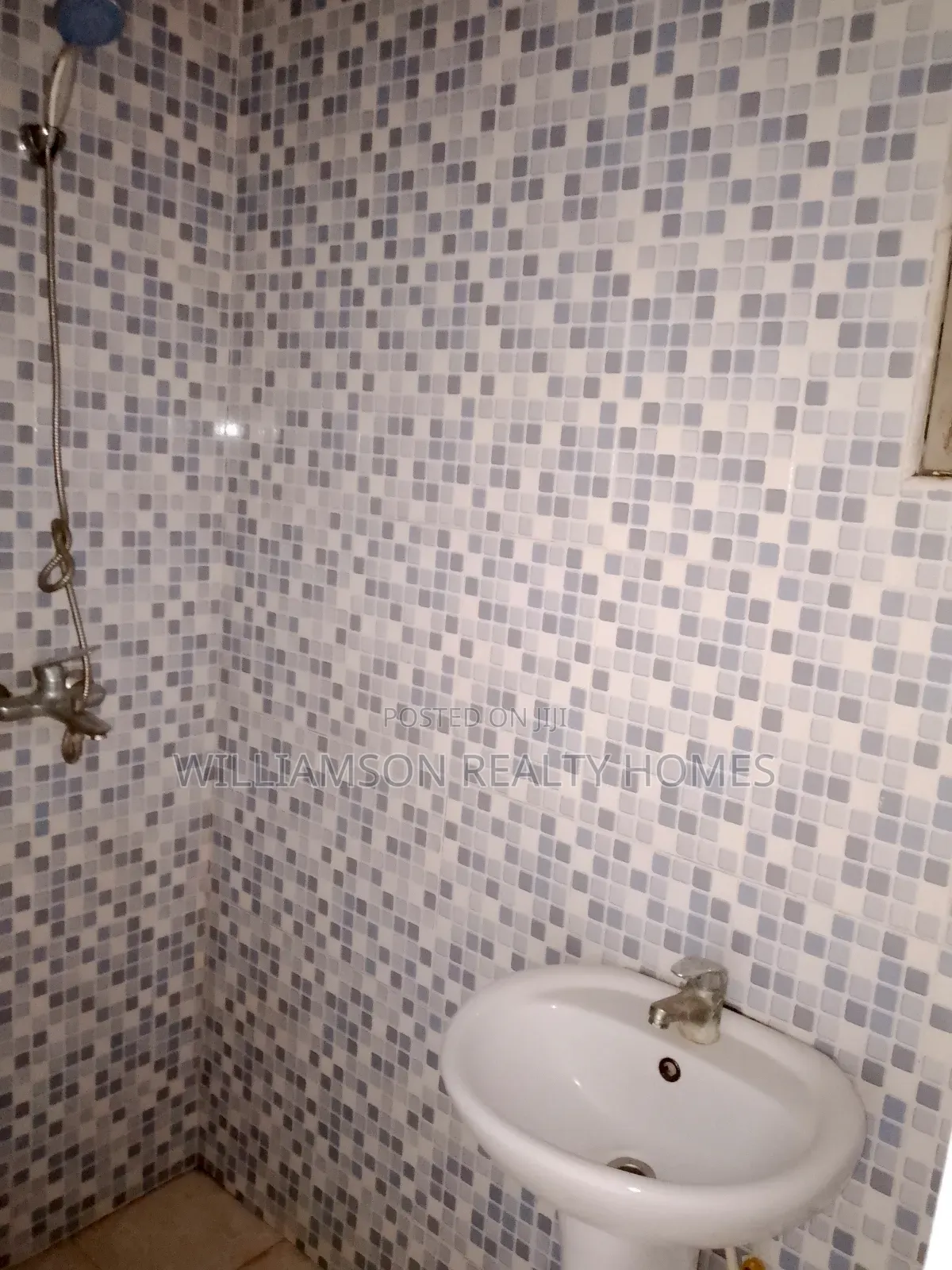 2bdrm Apartment in Community 18 Area, Spintex for rent