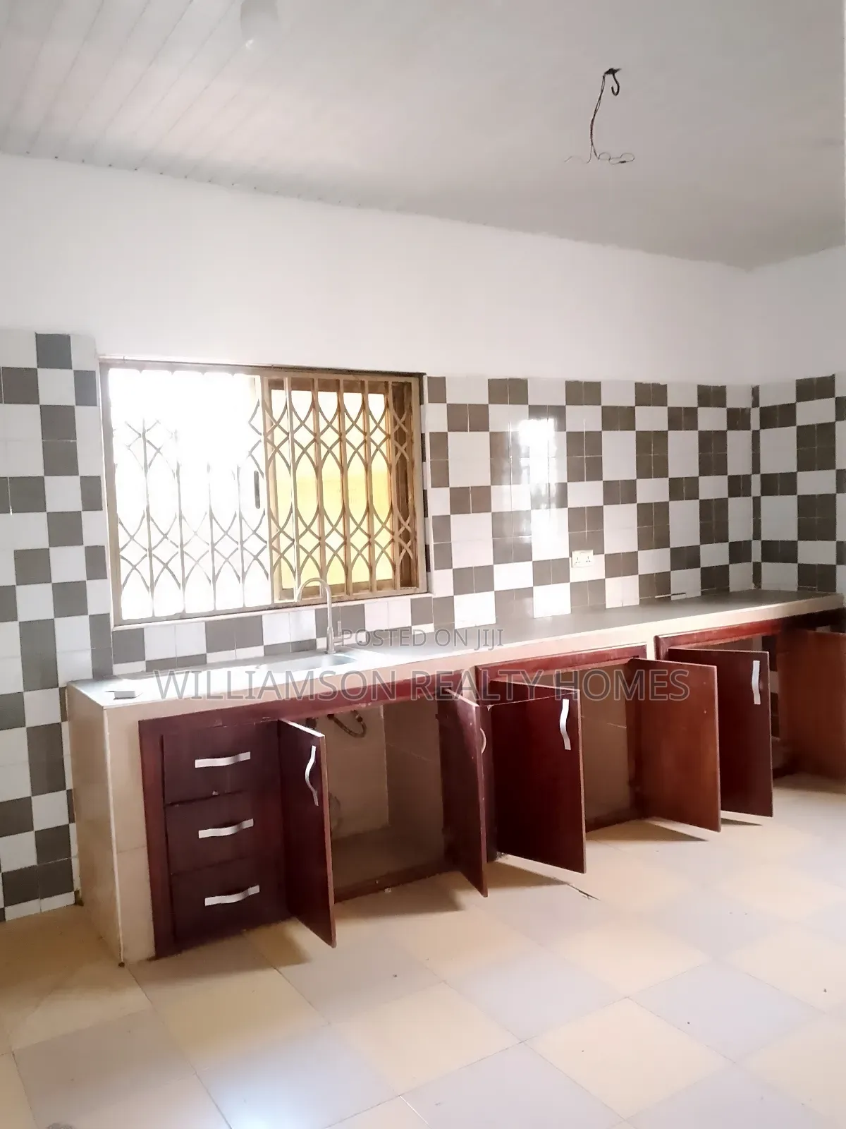 2bdrm Apartment in Community 18 Area, Spintex for rent