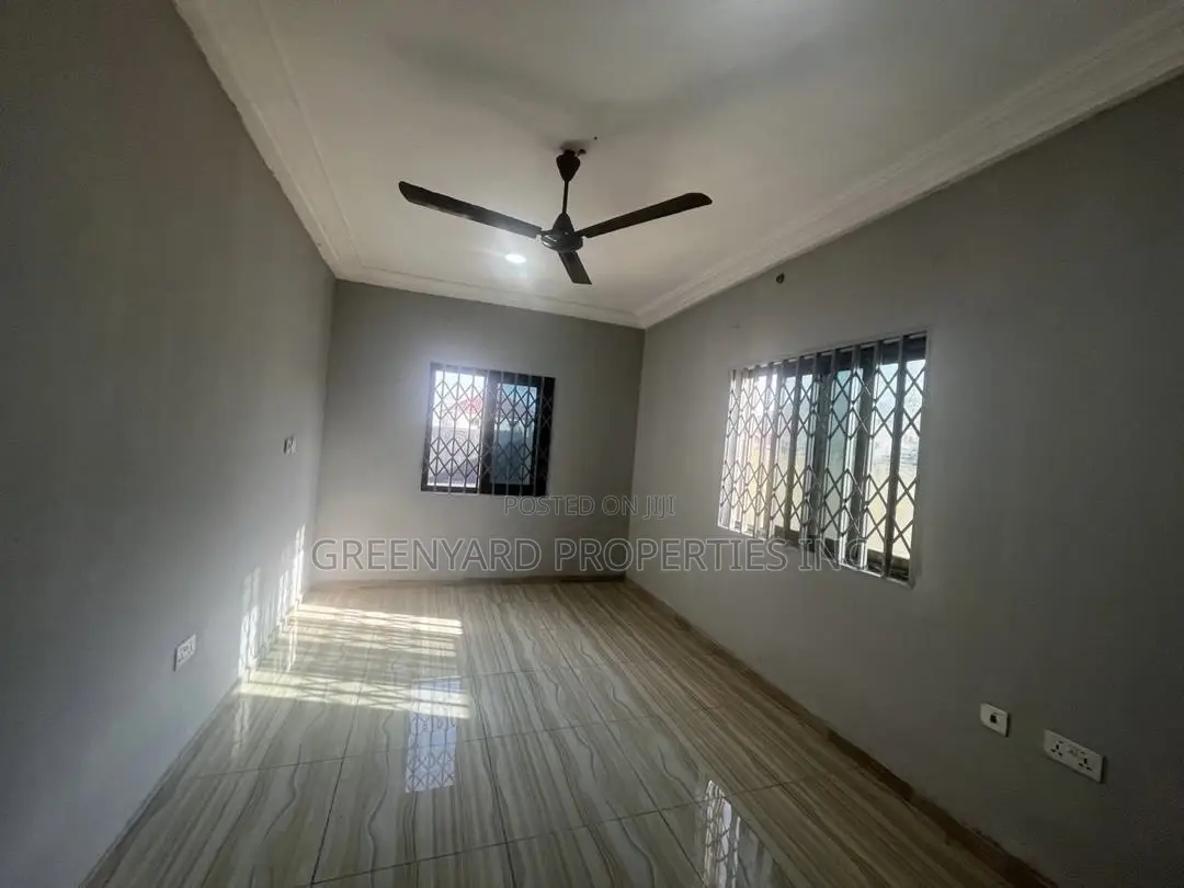 3bdrm House in Amrahia, Adenta for sale
