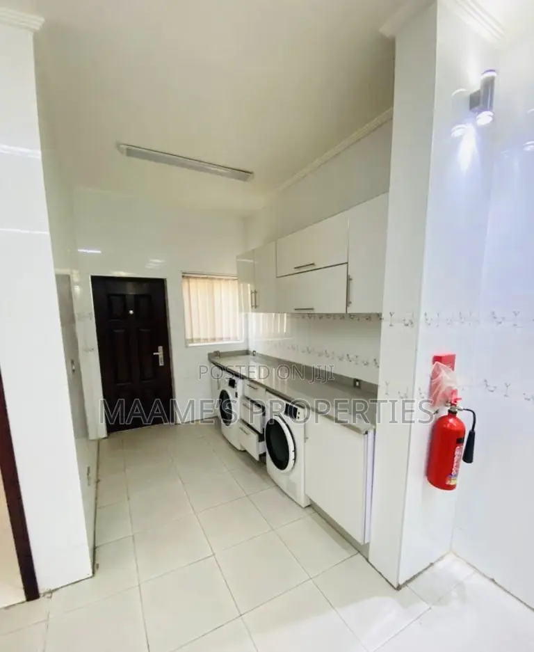6bdrm Duplex in Cantonments for rent
