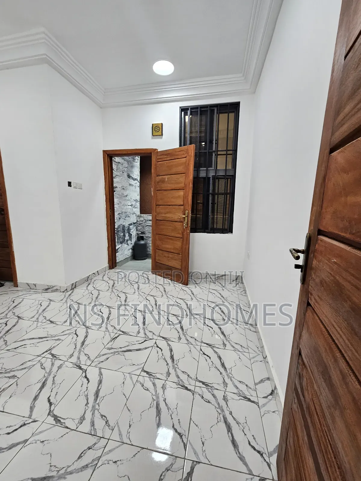 1bdrm Room & Parlour in Parakou Estate for rent