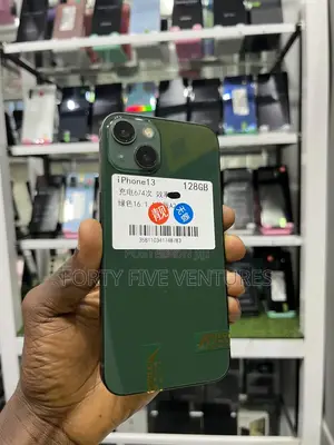 New Apple iPhone 13 128 GB Green