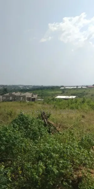 Exclusive Genuine Land in a Developed Community, "Dominase