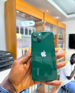 Apple iPhone 13 128 GB Green