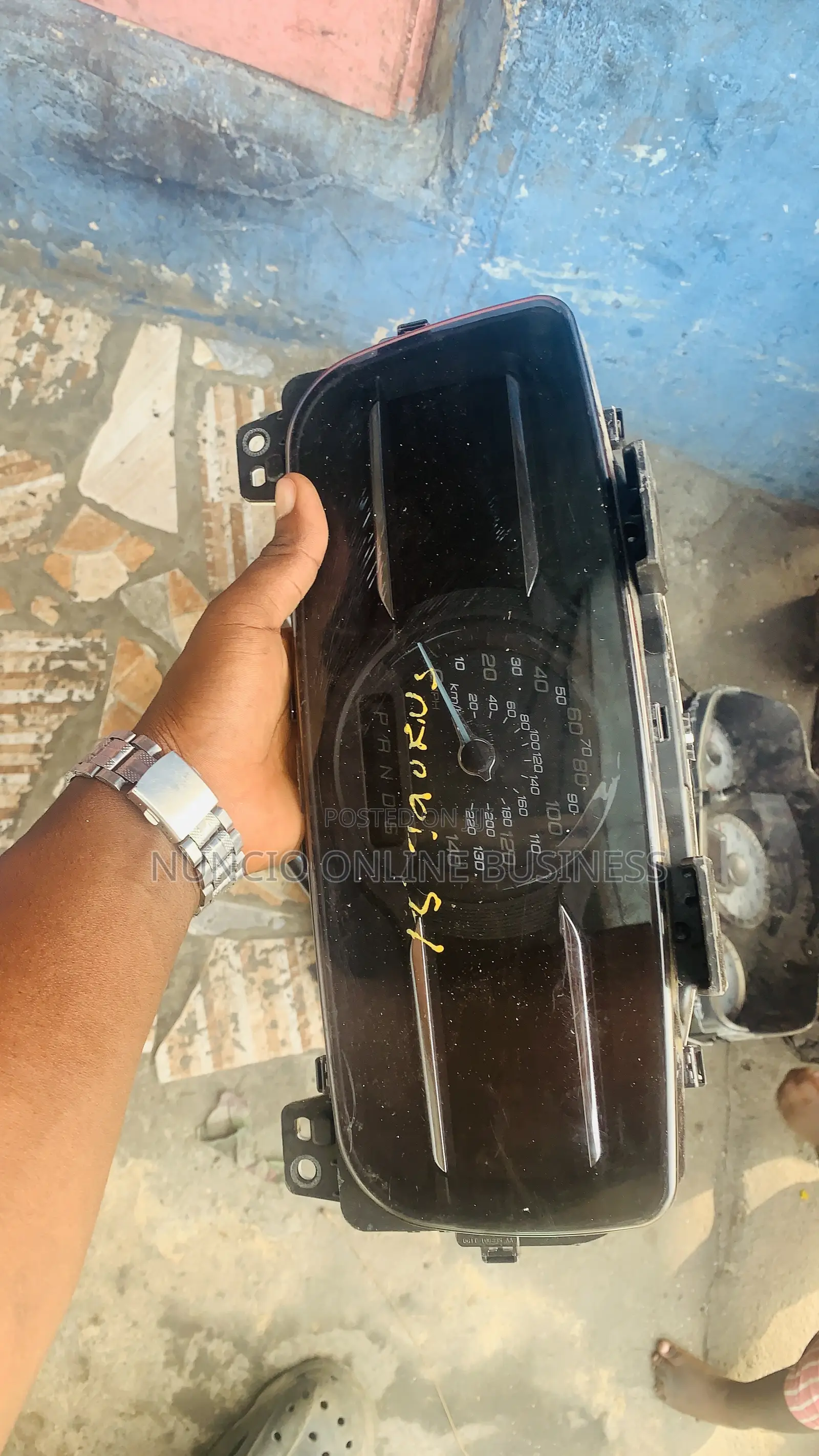 Ford Taurus 2017 Meterboard and Screen