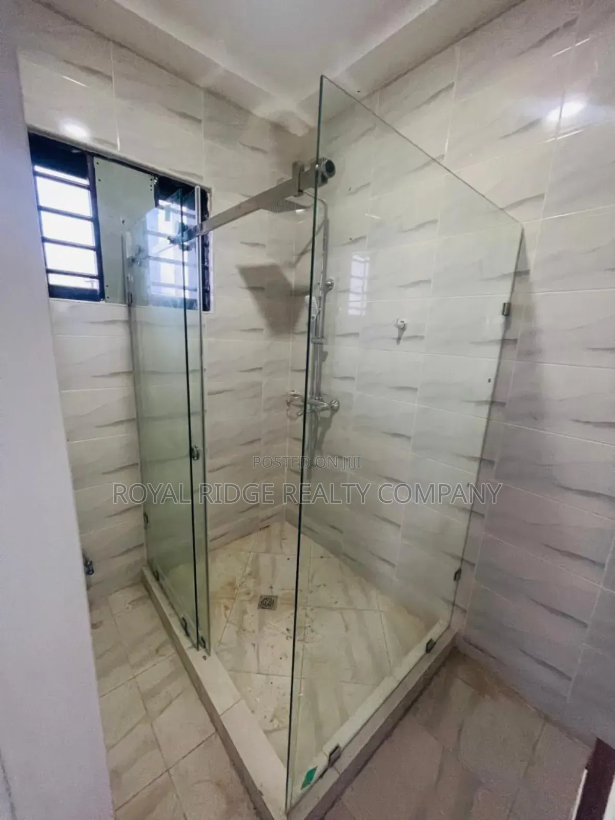 3bdrm House in Spintex Around, Accra Metropolitan for sale