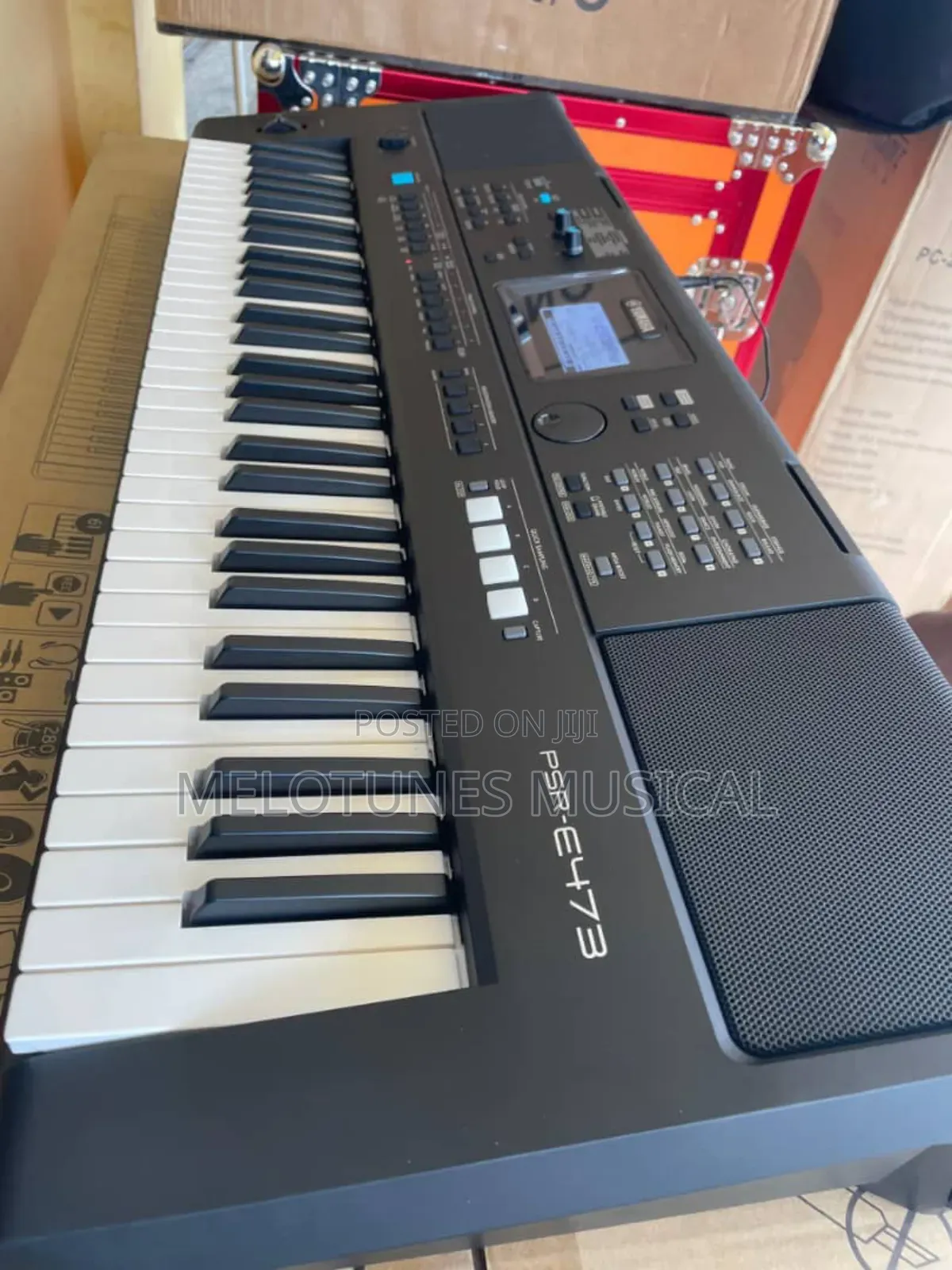 Yamaha, 61-Key Touch-Sensitive Advanced Portable Keyboard