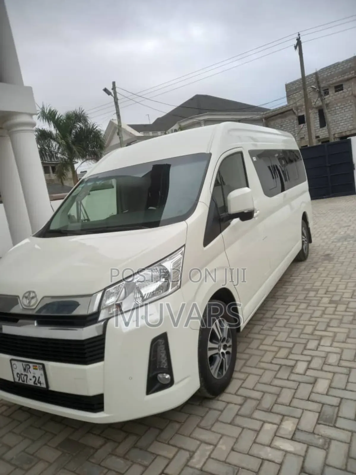 Rent a Car; Toyota Hiace 15-Seat Bus for Hiring in Accra