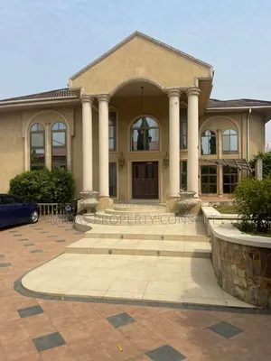 6bdrm House in Regimanuel Estates, Spintex for sale