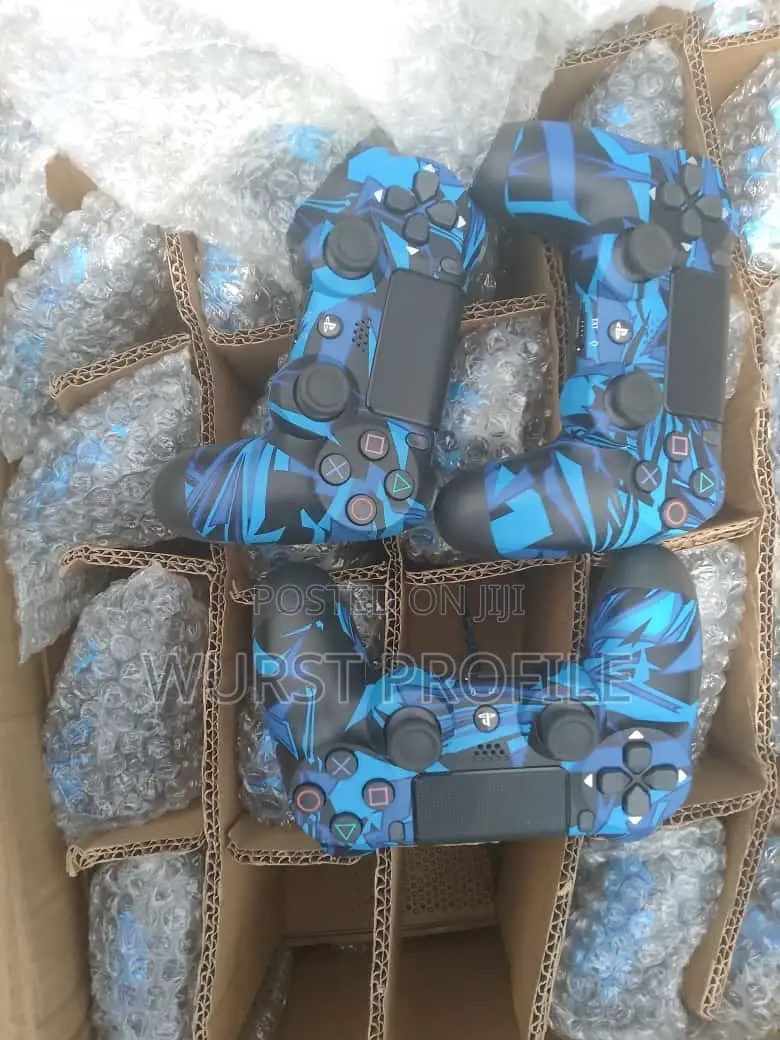PS 4 Game Controller