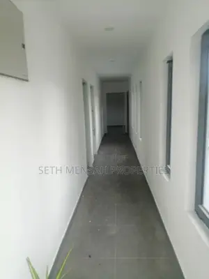 4bdrm Mansion in Skm, Airport Residential Area for rent