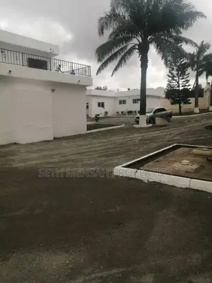 4bdrm Mansion in Skm, Airport Residential Area for rent