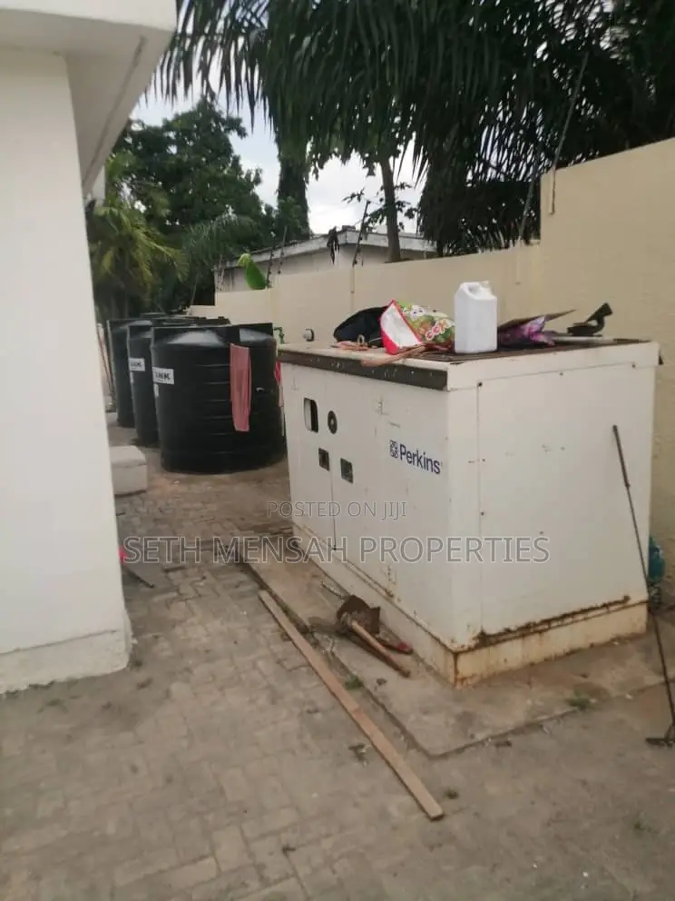 4bdrm Mansion in Skm, Airport Residential Area for rent