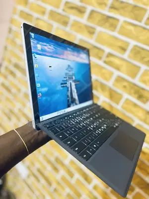 New Laptop Microsoft Surface Pro 7+ 8GB Intel Core i5 SSD 256GB