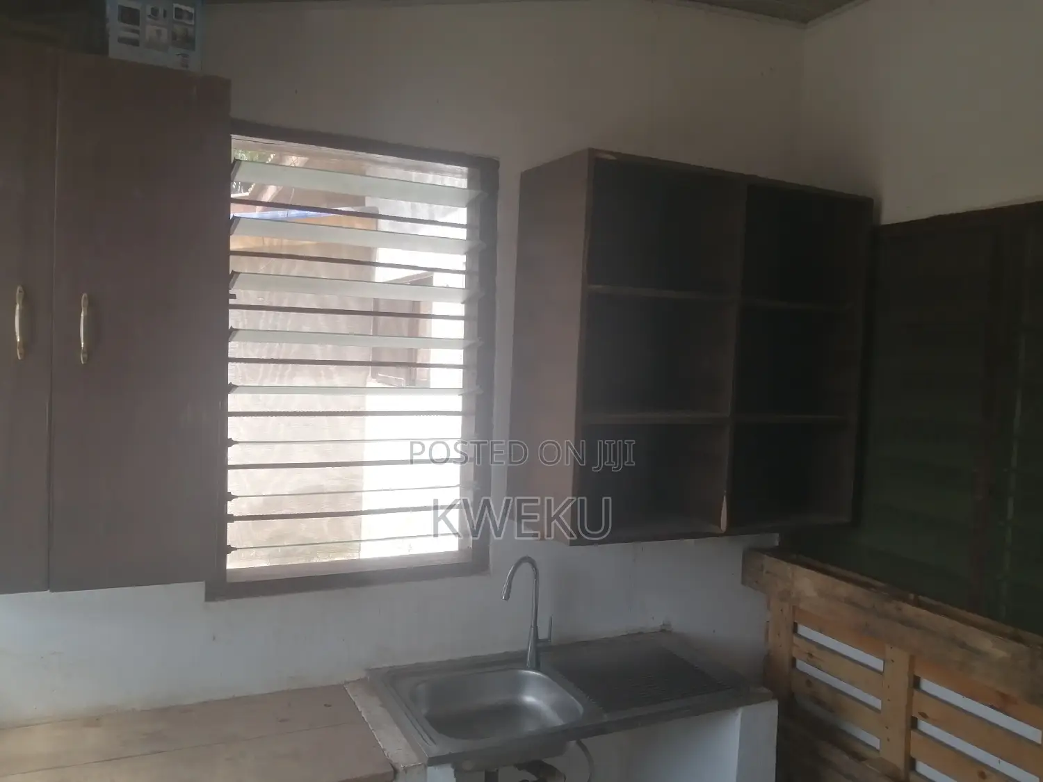 1bdrm Apartment in Estate Agency, Spintex for rent