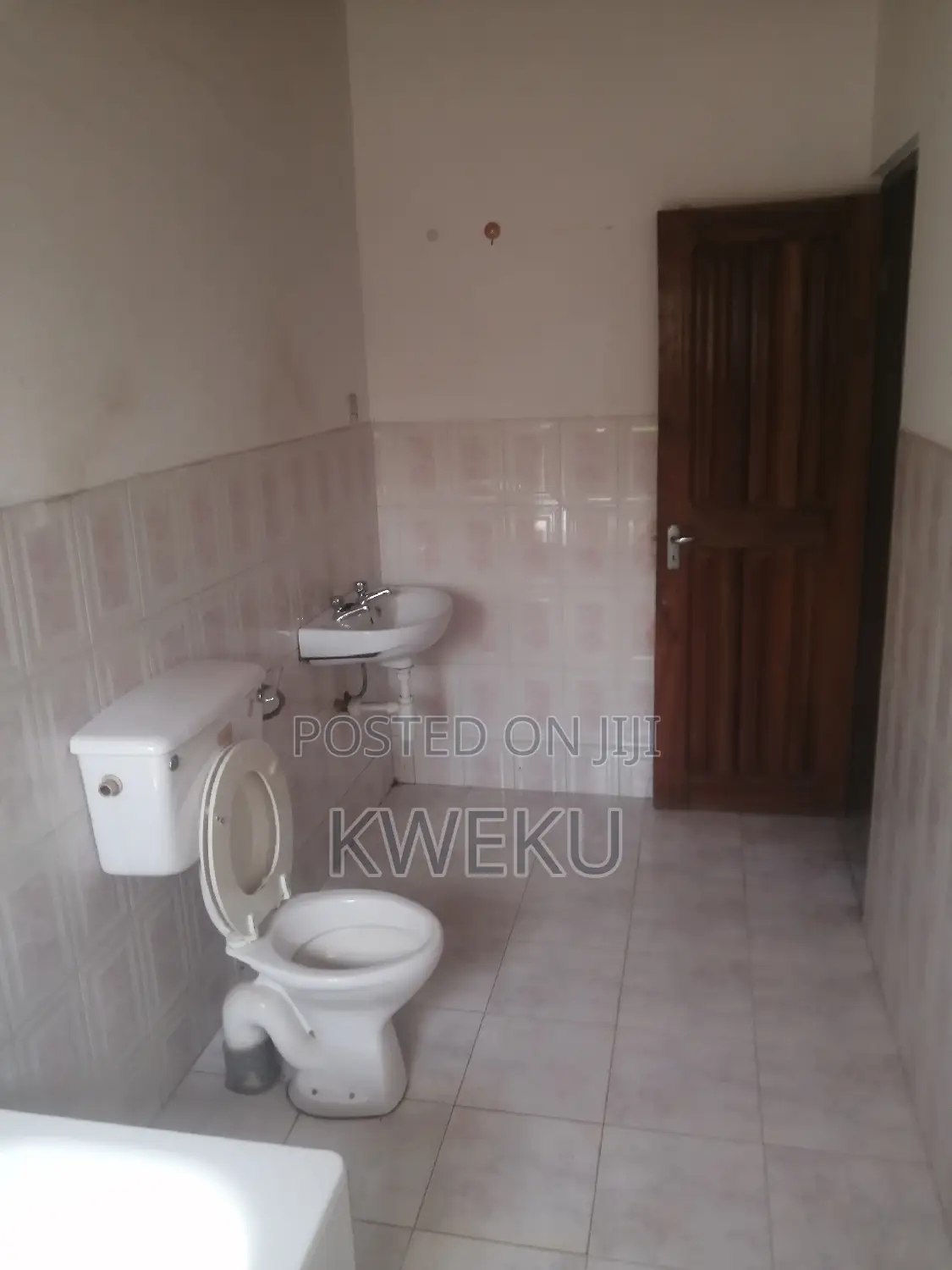 1bdrm Apartment in Estate Agency, Spintex for rent