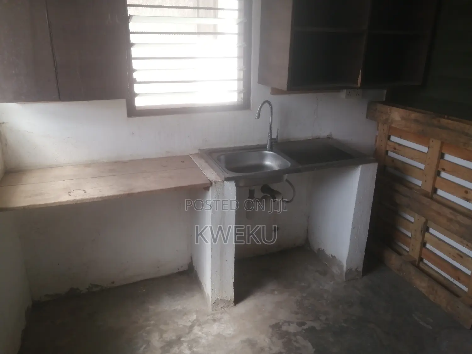 1bdrm Apartment in Estate Agency, Spintex for rent