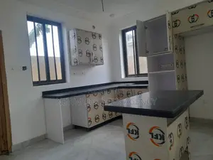 3bdrm Duplex in Botwe,Melcom Rd., Accra Metropolitan for sale