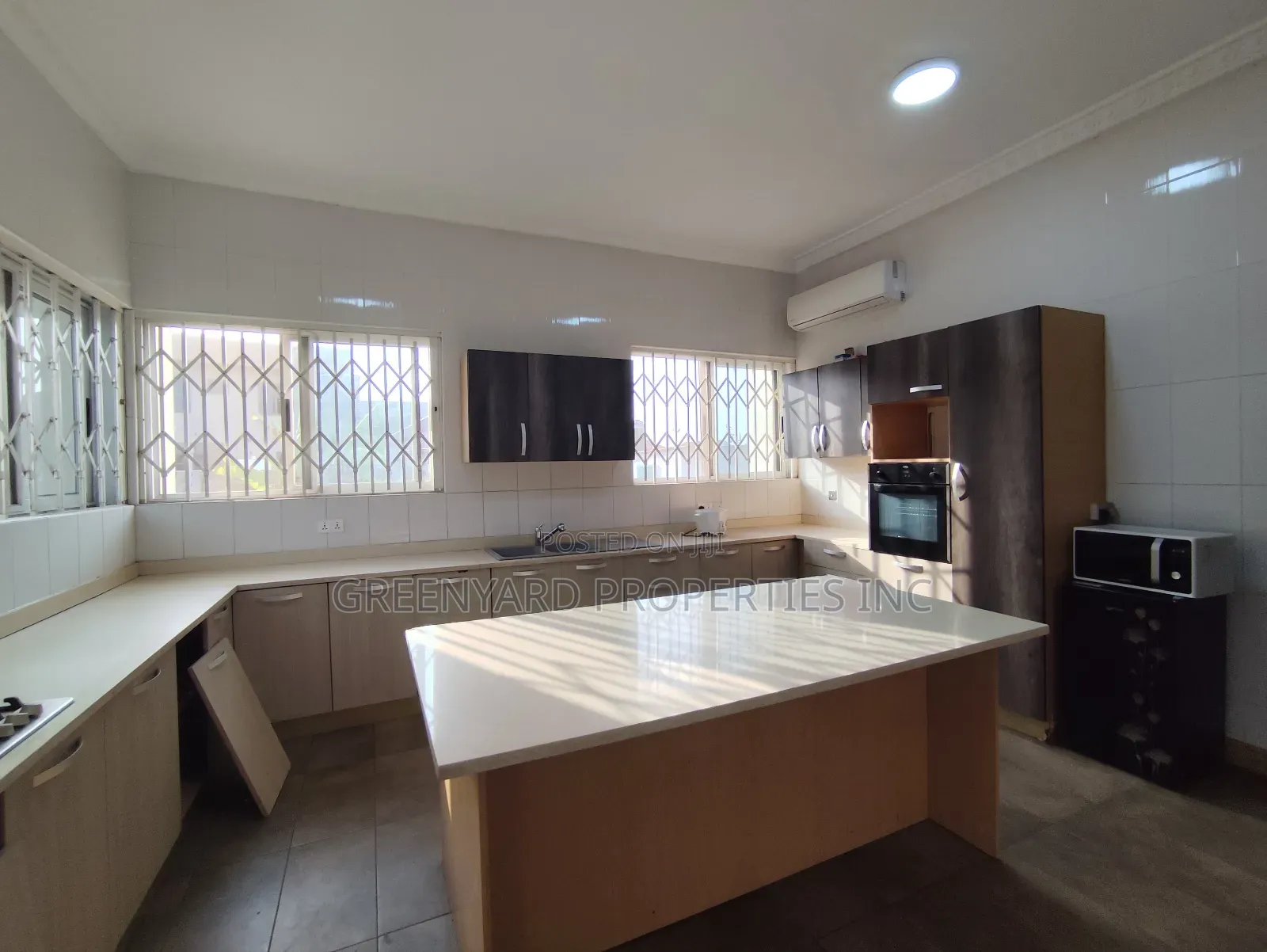 4bdrm House in A&C Mall, East Legon for rent