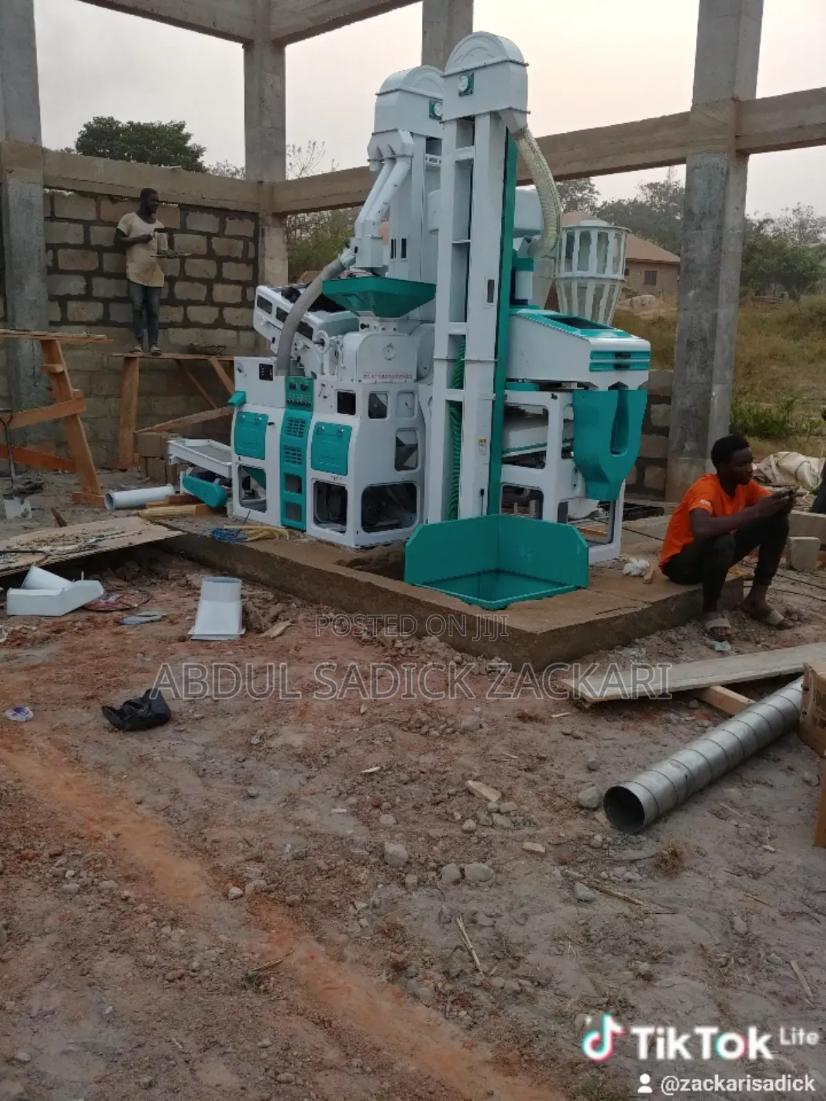 Rice Mill With Husk Crusher