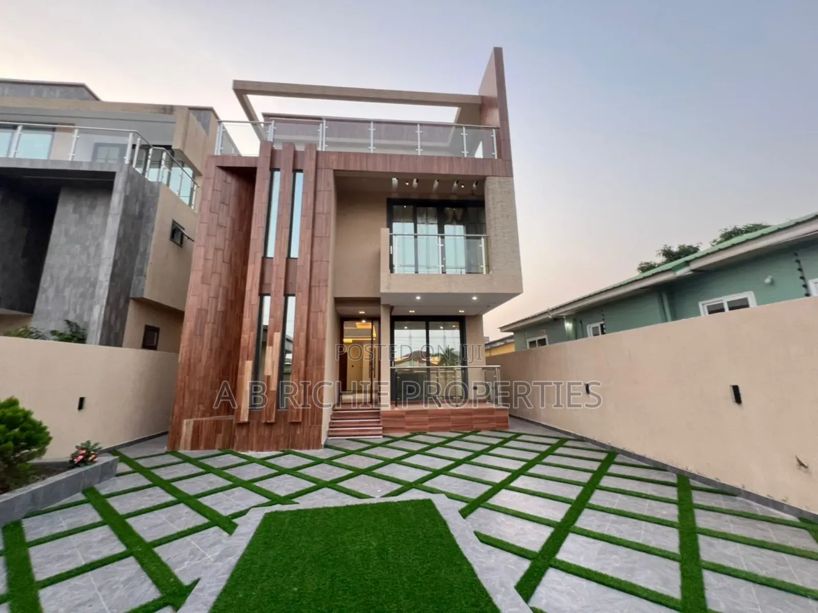 4bdrm Penthouse in Ab Richie Properties, West Legon for sale