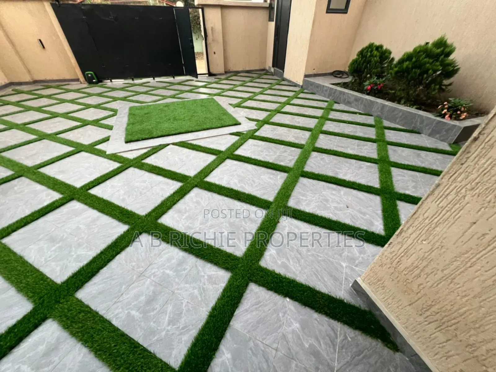 4bdrm Penthouse in Ab Richie Properties, West Legon for sale