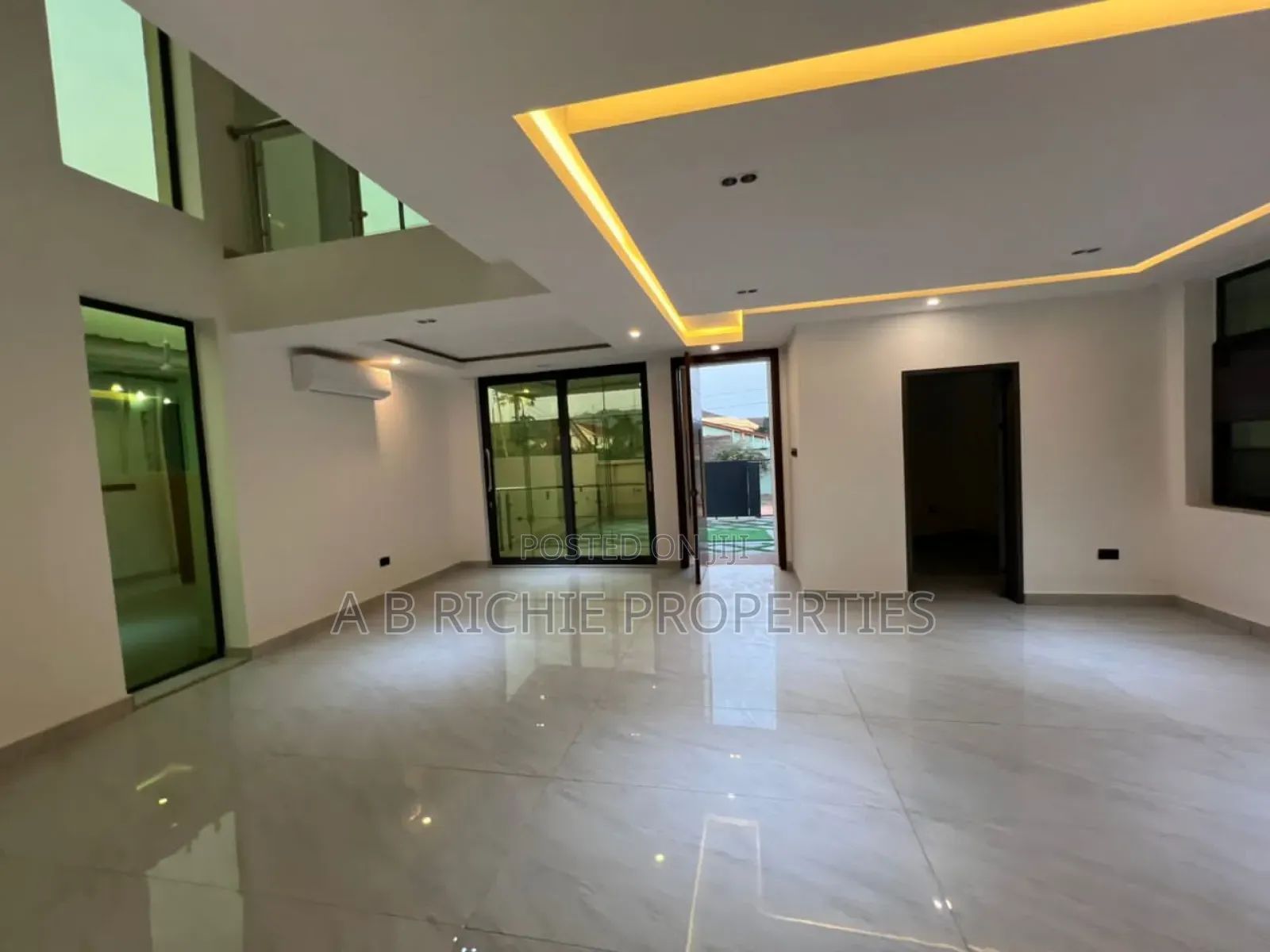 4bdrm Penthouse in Ab Richie Properties, West Legon for sale