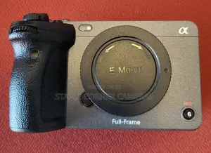 Sony  Alpha Fx3 12mp  Cinema Line Camera Body Xlr Handle 4k