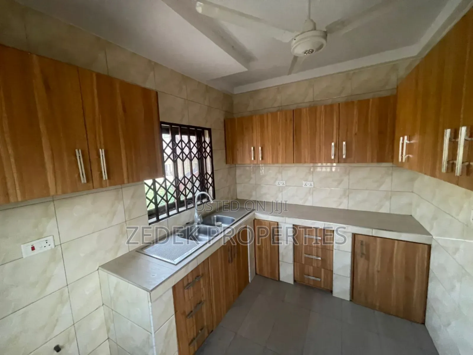 2bdrm Apartment in Kwabennya Acp, Ashomang Estate for rent