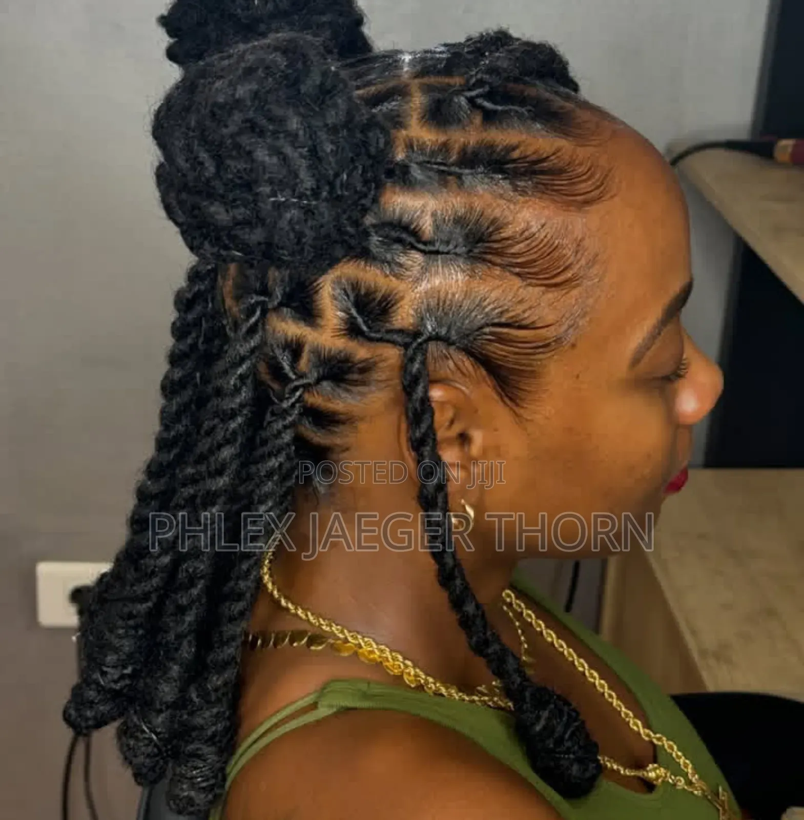 Hairstylist and Loctition