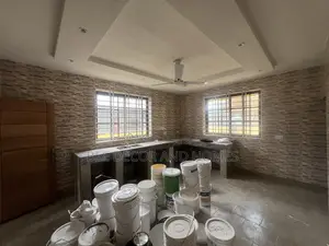 3bdrm House in Bee Decor & Homes, Old Ashomang for rent