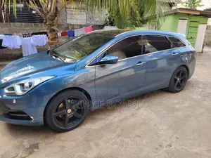 Photo - Hyundai i40 2016 Blue
