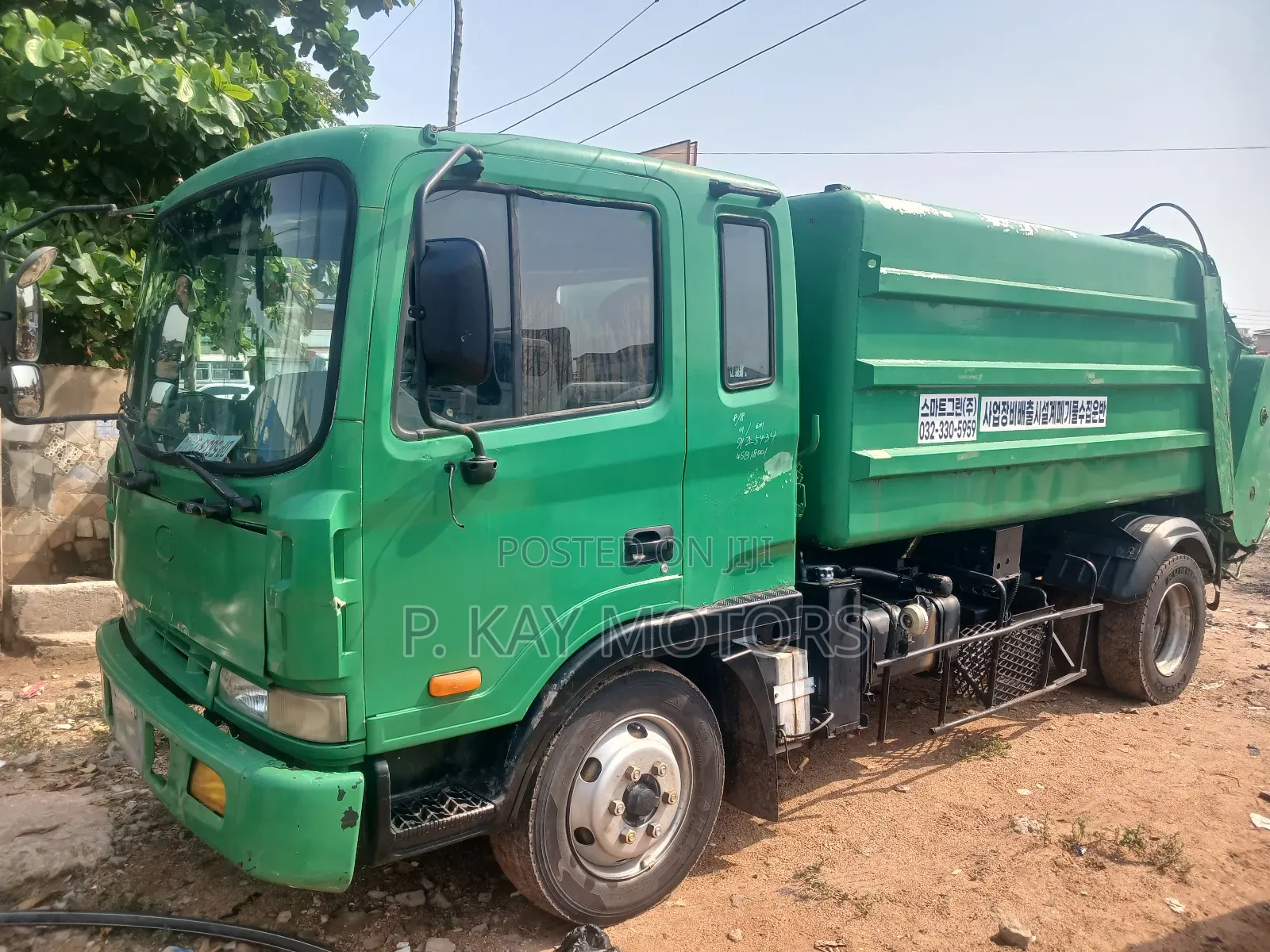 Hyundai Ex8 (Garbage Truck)