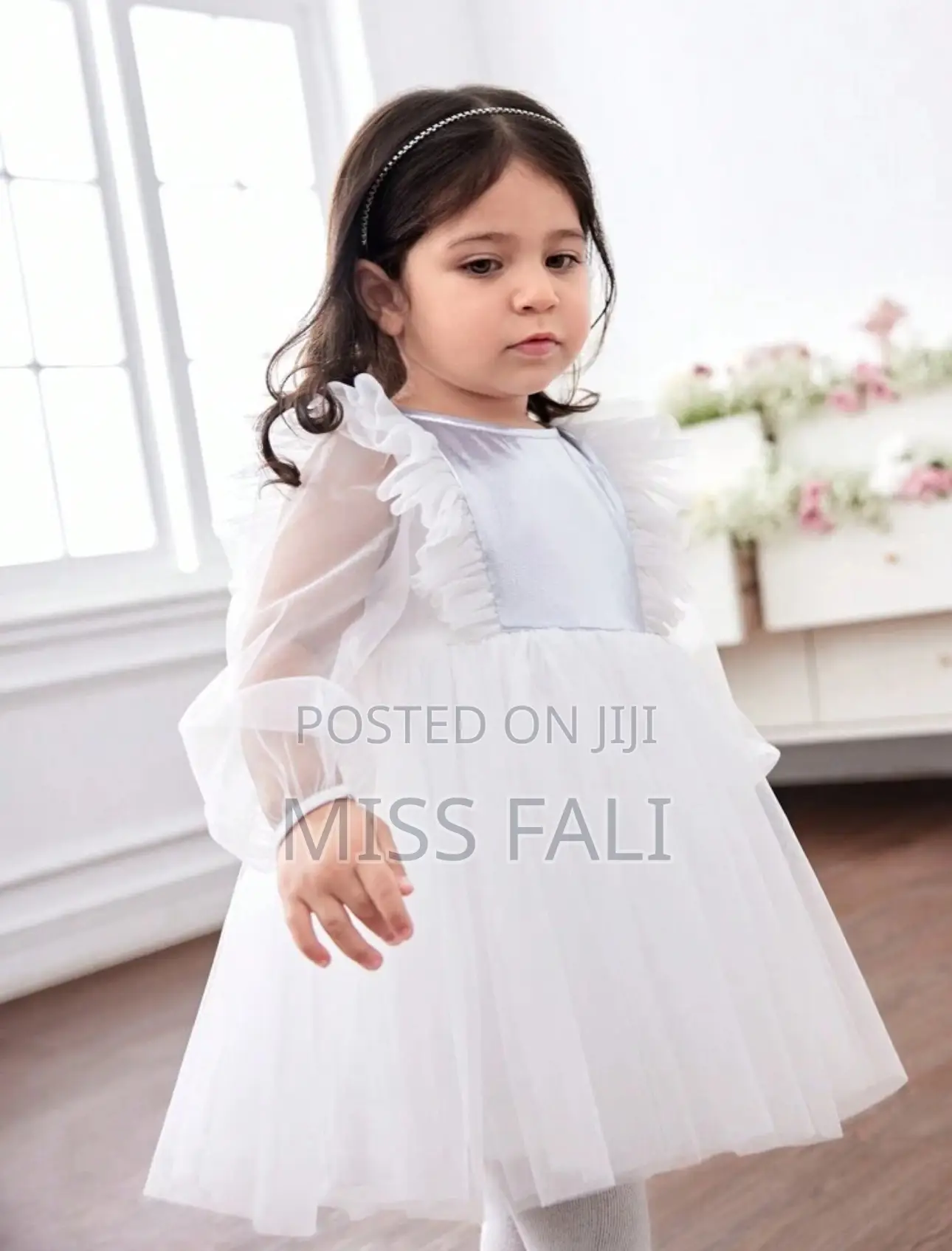 Lovely and Elegant Baby Girl Dress. 2-3years