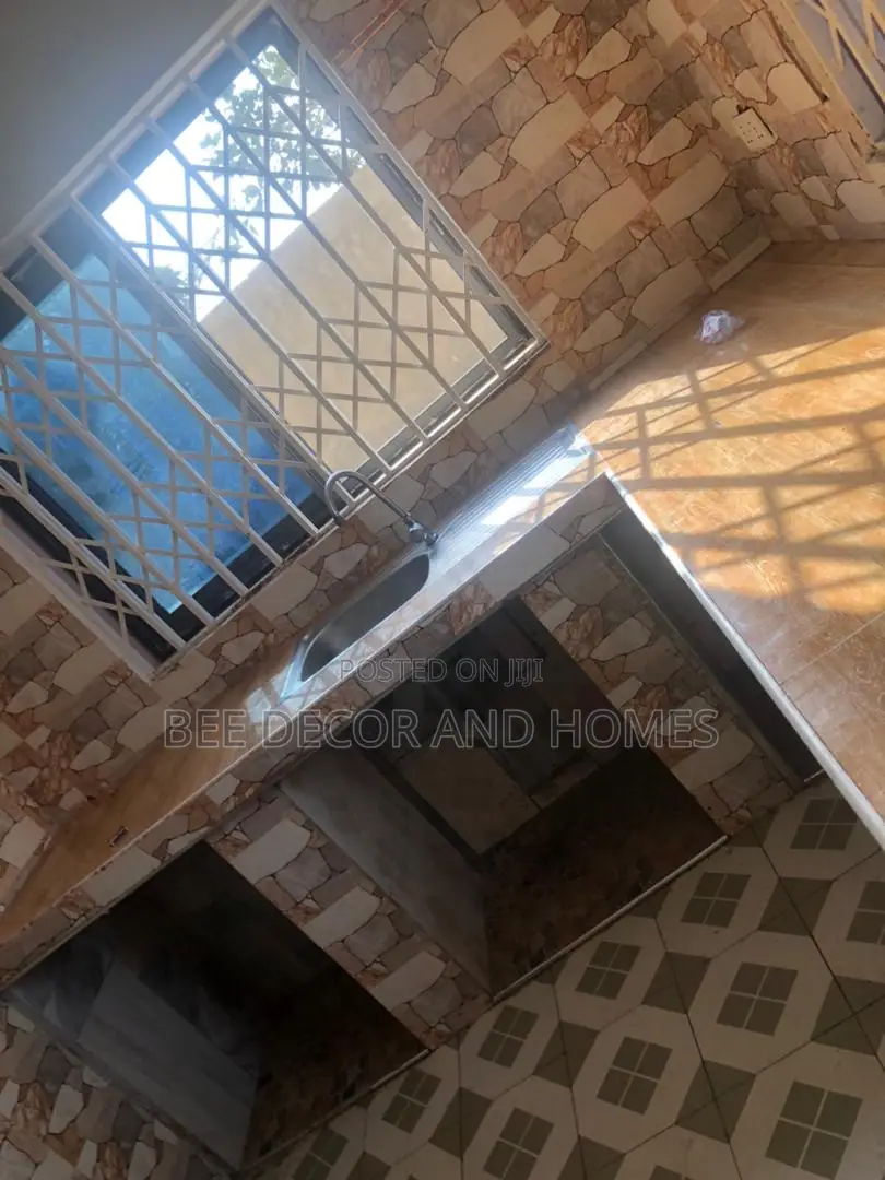 1bdrm Room & Parlour in Bee Decor & Homes, Adenta for rent