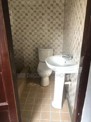 1bdrm Room & Parlour in Bee Decor & Homes, Adenta for rent
