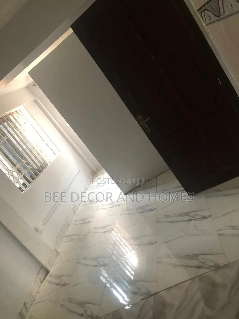 1bdrm Room & Parlour in Bee Decor & Homes, Adenta for rent