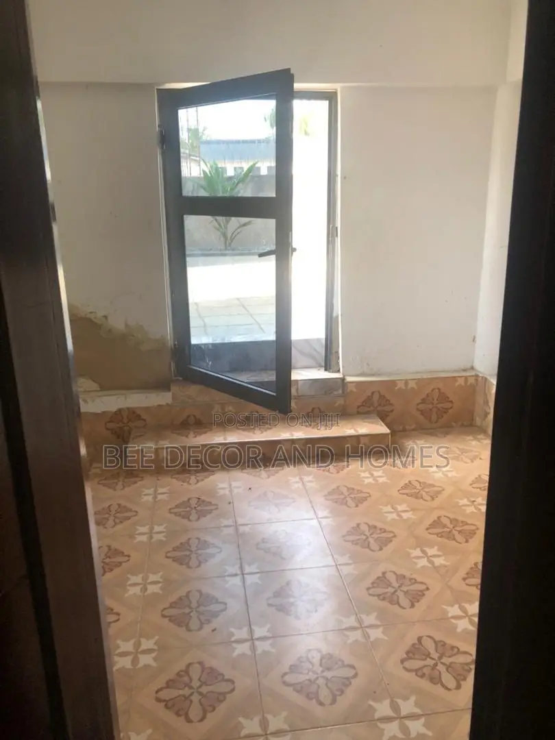 1bdrm Room & Parlour in Bee Decor & Homes, Adenta for rent