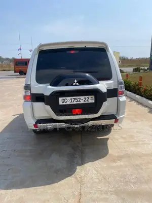 Car for Rent - Mitsubishi Pajero for Rent