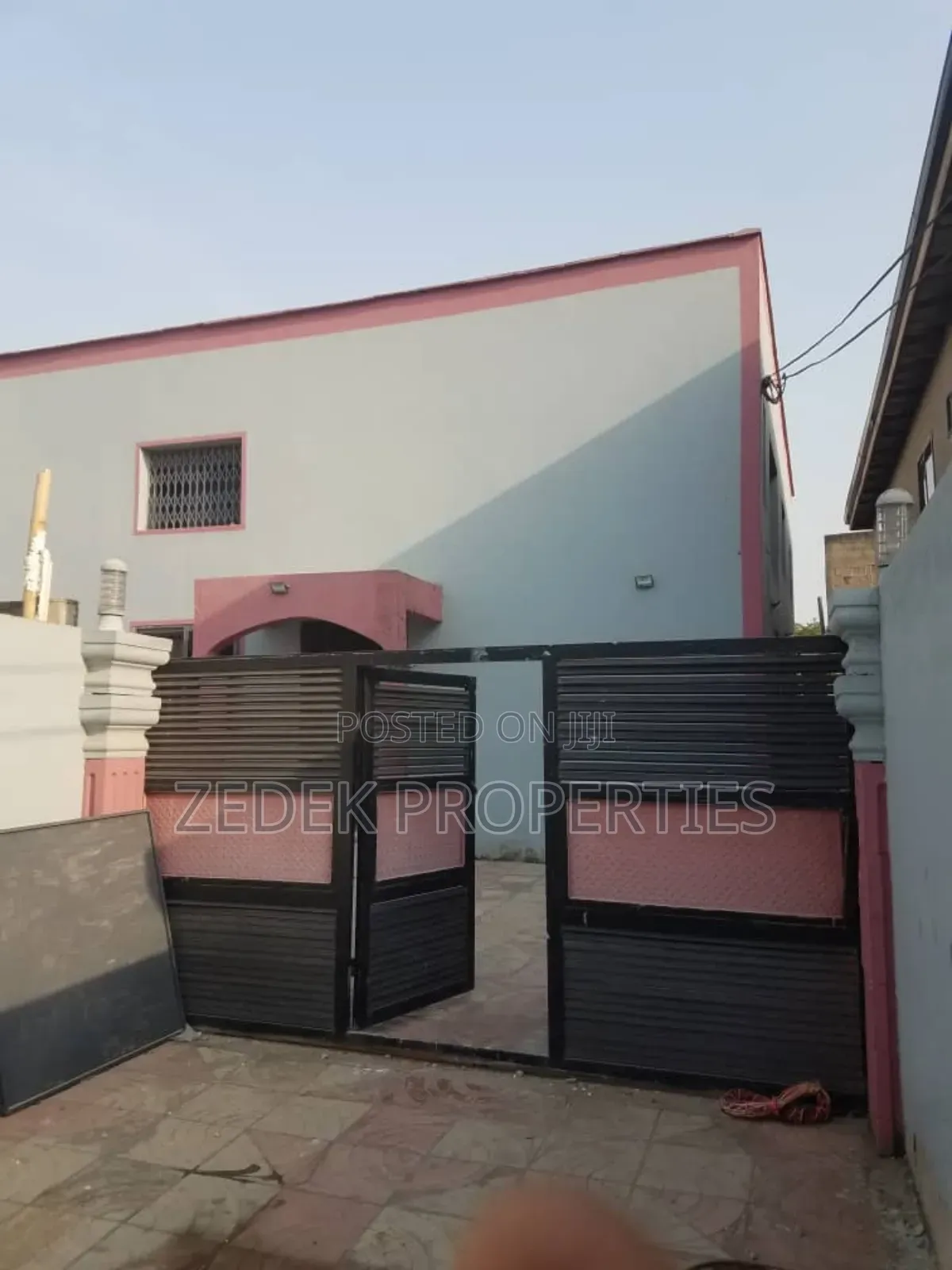 3bdrm House in Kwabennya Acp, Ashomang Estate for rent