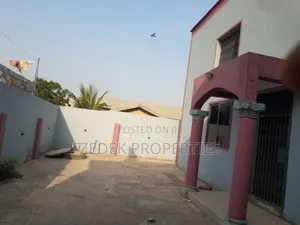 3bdrm House in Kwabennya Acp, Ashomang Estate for rent