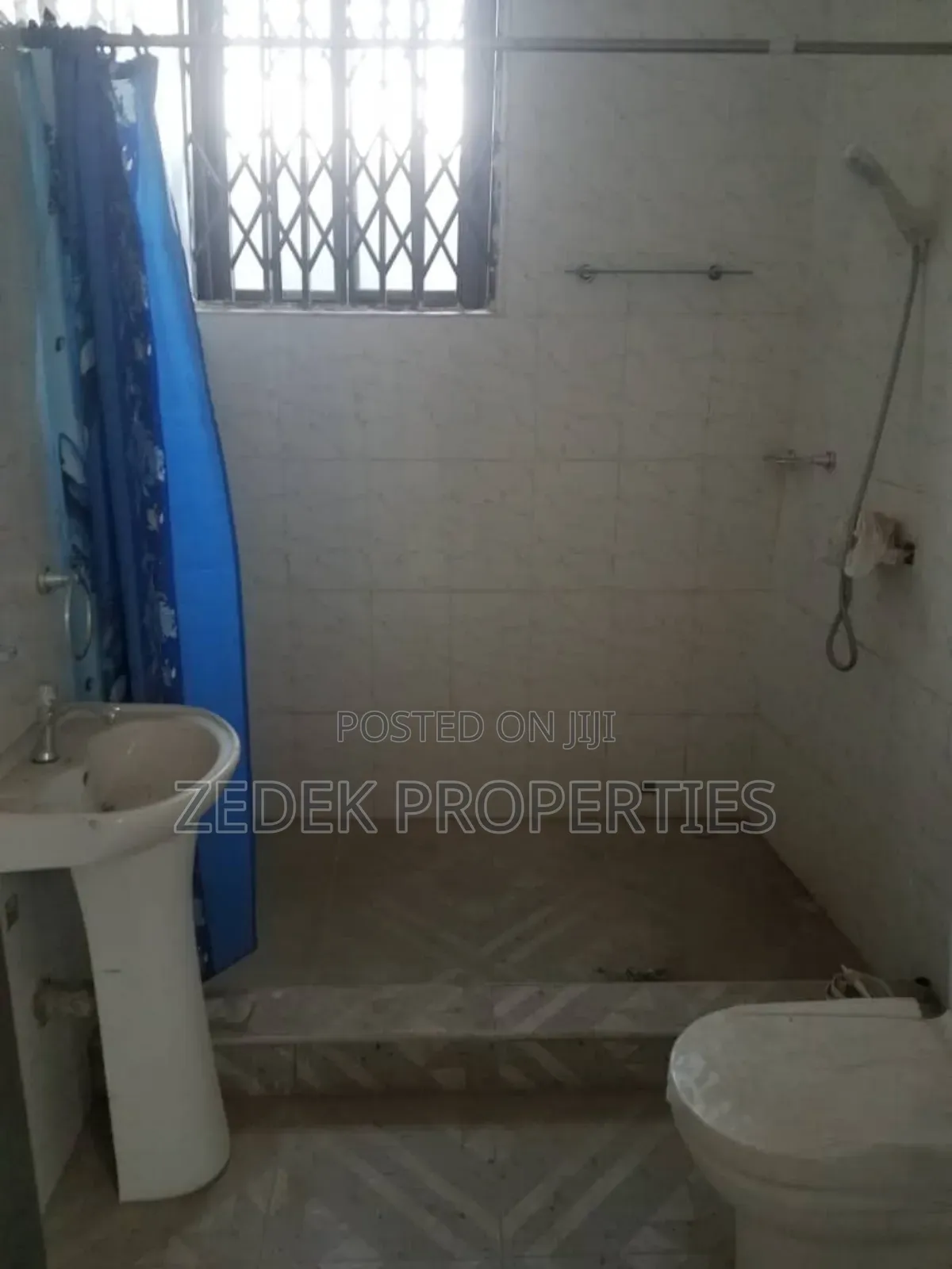 3bdrm House in Kwabennya Acp, Ashomang Estate for rent