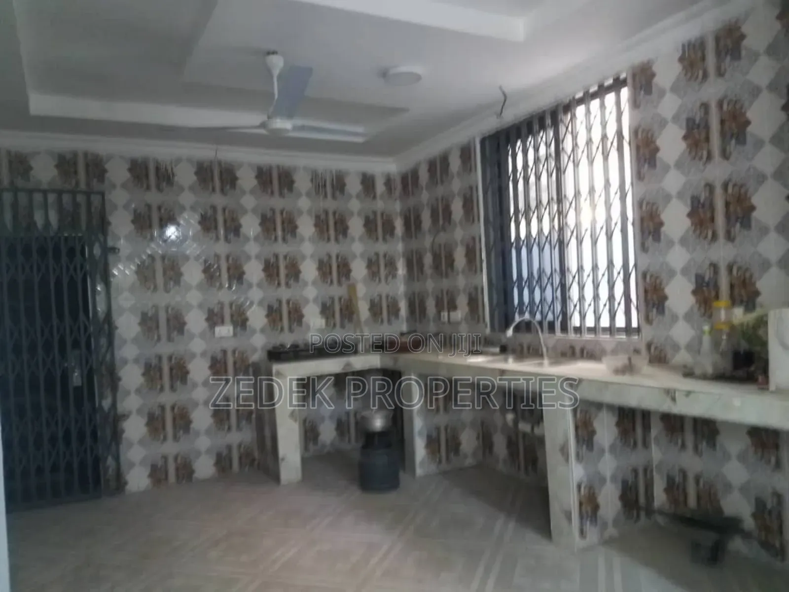 3bdrm House in Kwabennya Acp, Ashomang Estate for rent