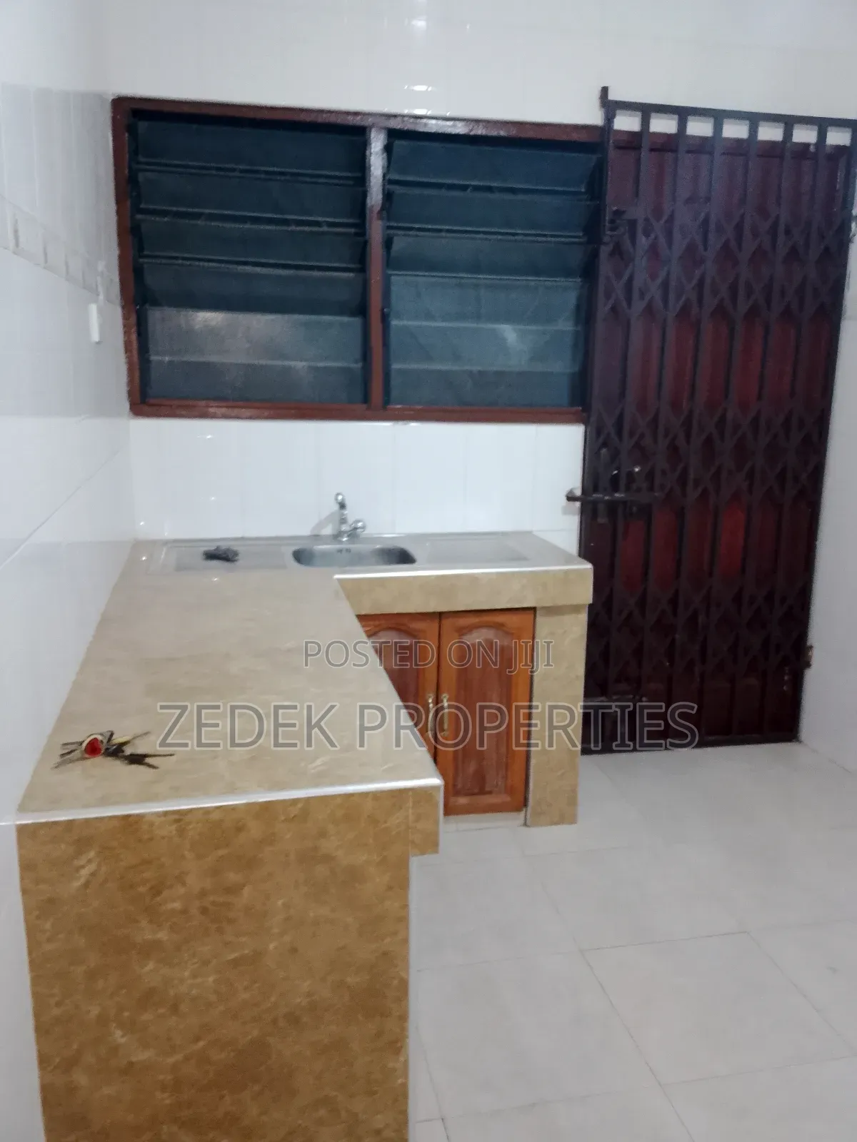 3bdrm House in Ablekuma Olebu for rent