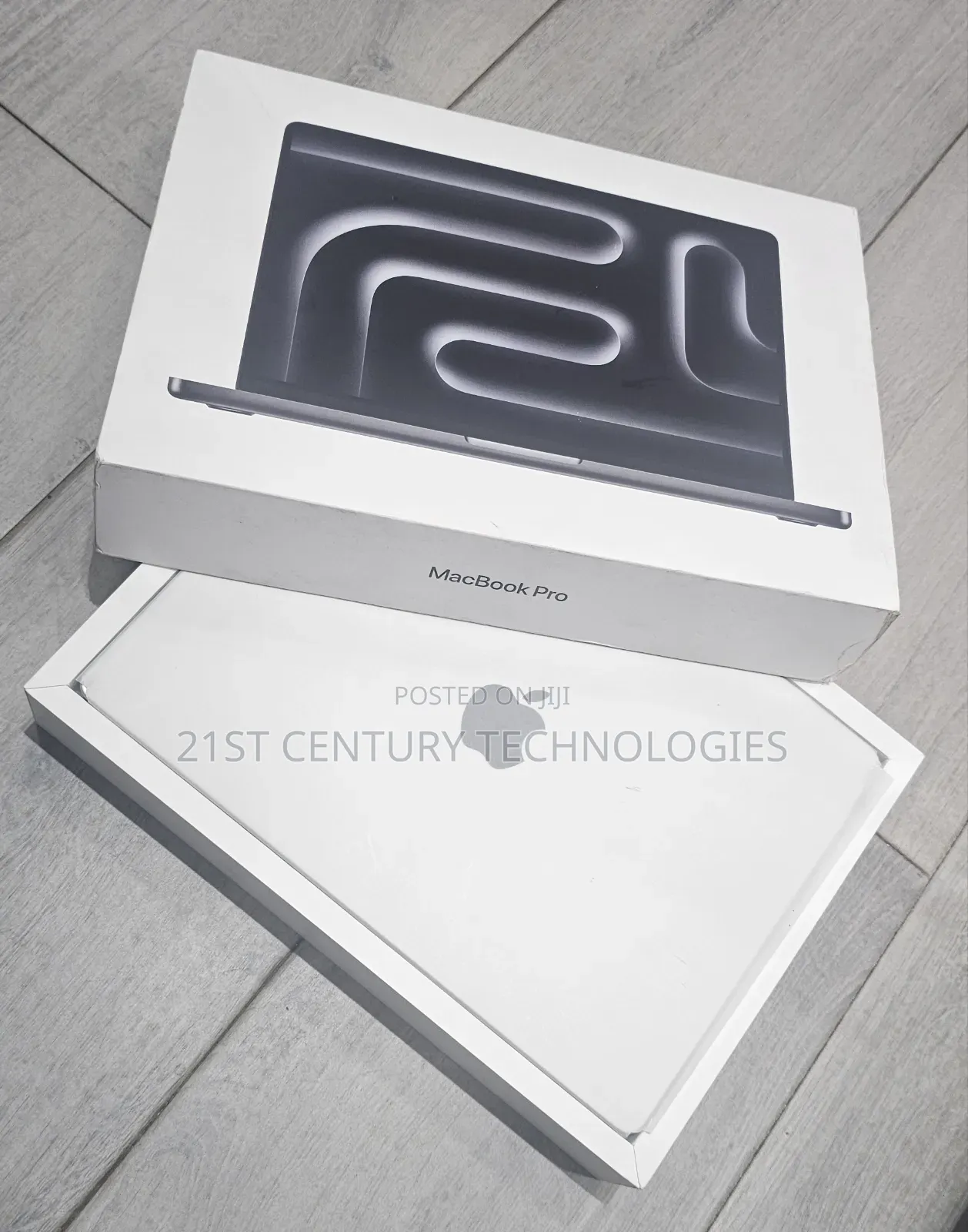 Laptop Apple MacBook Pro 2023 M3 14-Inch 18GB Apple M3 Pro SSD 512GB