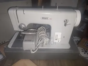 Sewing Machine (Pfaff)